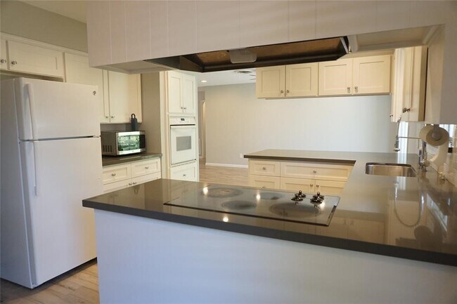 Photo - 5727 Braesvalley Dr