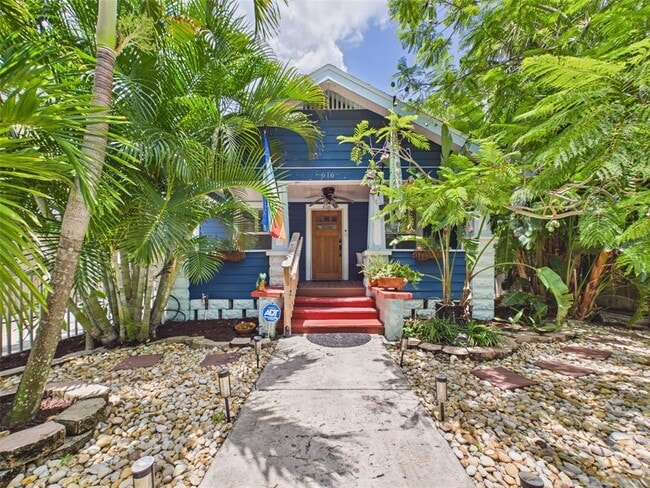 Photo - 616 15th St N