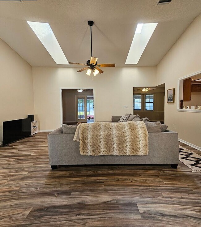 Photo - Charming 2 Bed, 2 Bath Home for Rent in Sp...