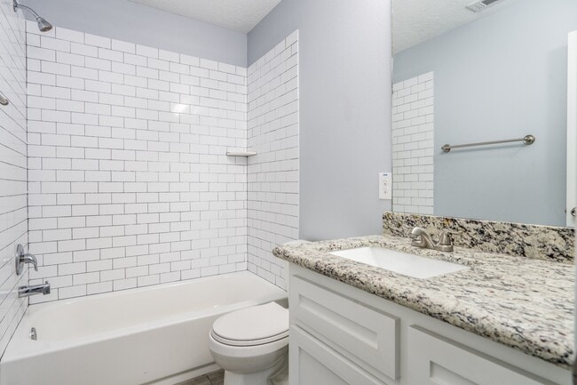 Photo - 207 N Poplar St Unit C