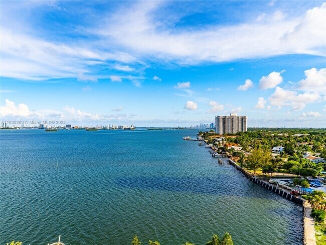 Building Photo - 11111 Biscayne Blvd Unit 12G Rental