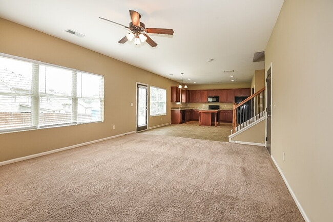 Photo - 3523 Walking Stick Way NE