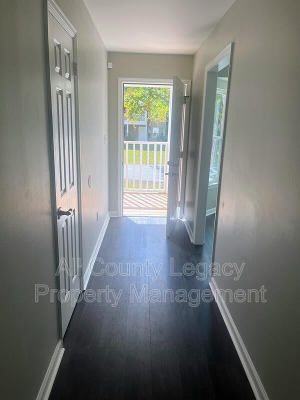 Photo - 140 Cumberland Ct