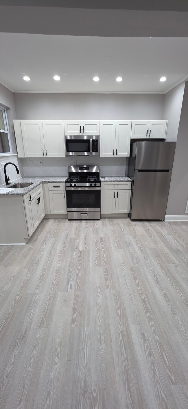 Photo - 2461 Shirley Ave