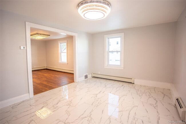 Photo - 1261 Waverly St