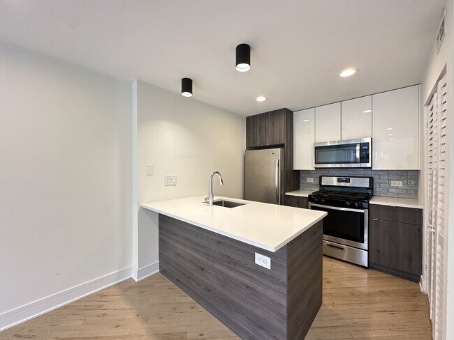 Photo - 853 W Grace St Unit 101G