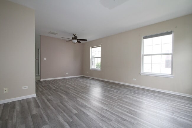 Photo - 2554 Dickens Dr