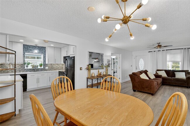 Photo - 554 NW 46th St