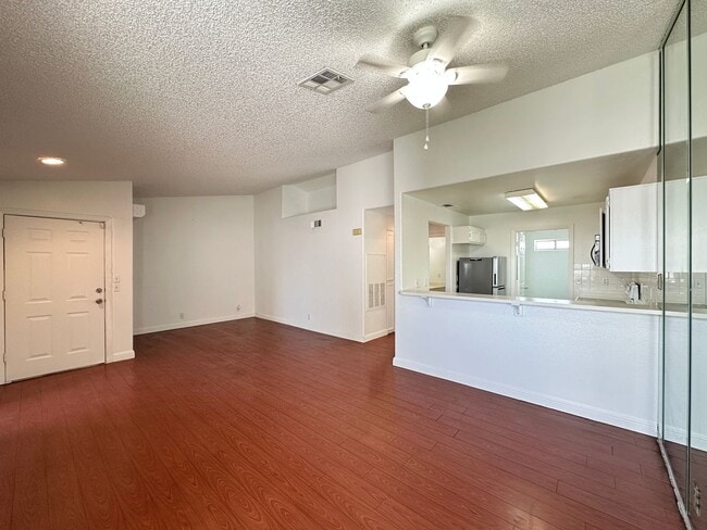 Photo - El Parque Condo