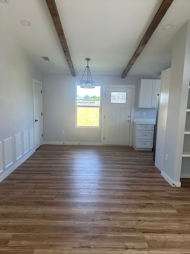 Photo - 7209 Lake Suzzanne Ln