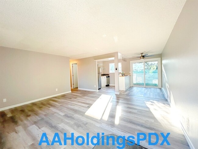 Photo - 2312 NE Lombard St