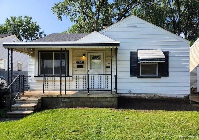 Building Photo - 1761 E Milton Ave