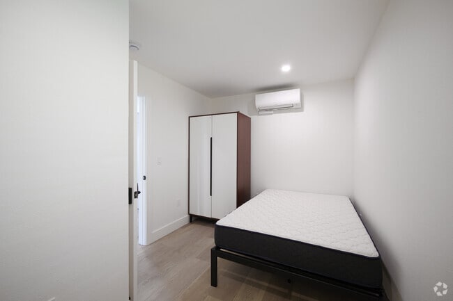 5BR, 2BA - 1000SF - Bedroom