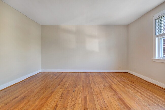 Photo - 1200 Penn St NE Unit 2