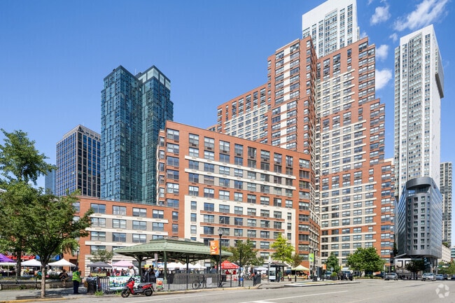 Grove Pointe Apartments