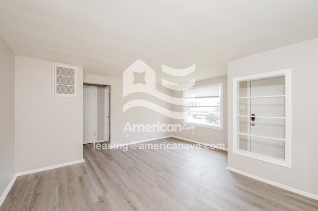 Photo - 906 N Adams St