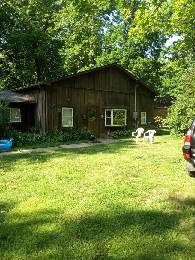 4 Bedroom 1 Bath Home Near Big Lake - 4 Bedroom 1 Bath Home Near Big Lake