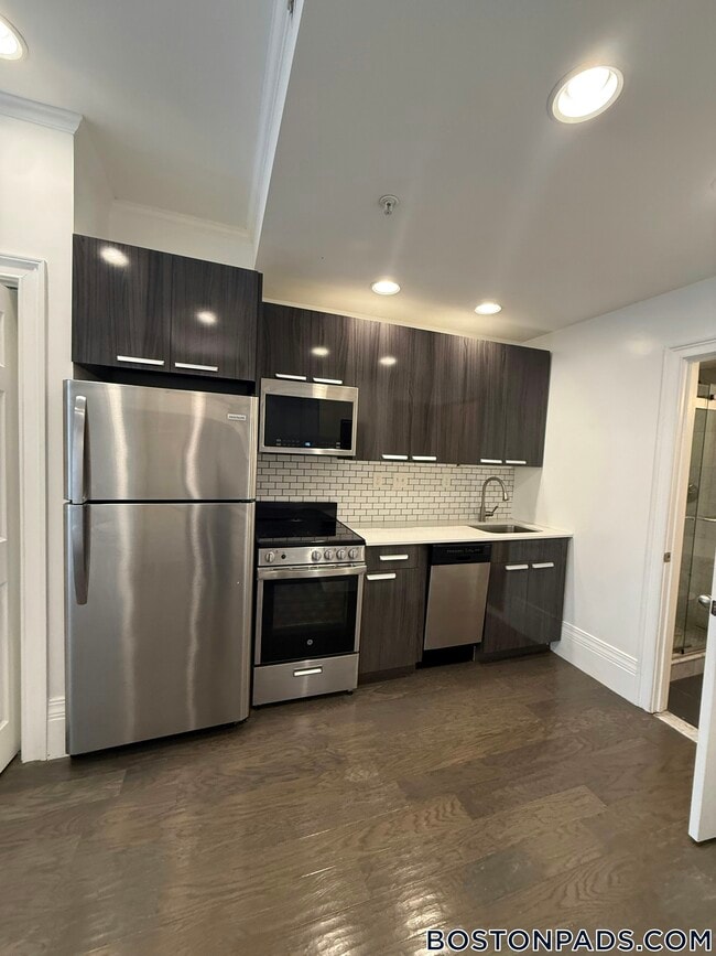 Photo - 270 Newbury St Unit 6