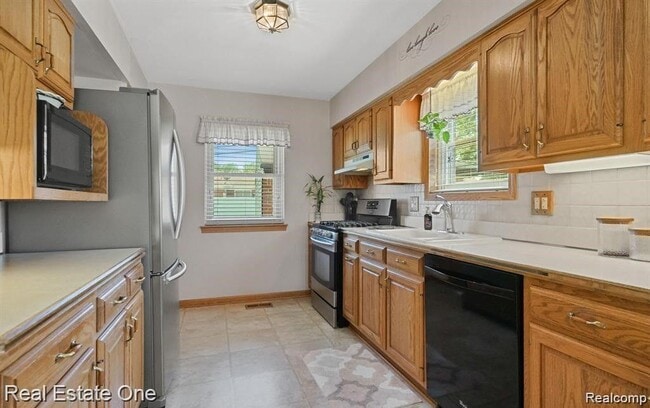 Photo - 6900 Crestwood St