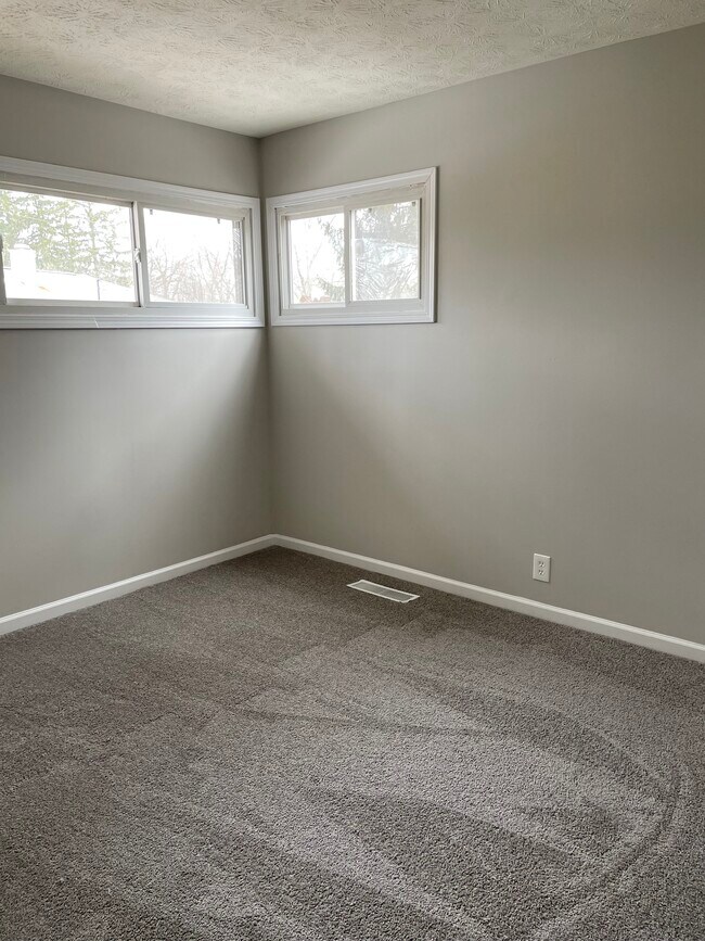 Photo - 1100 Riverton Dr