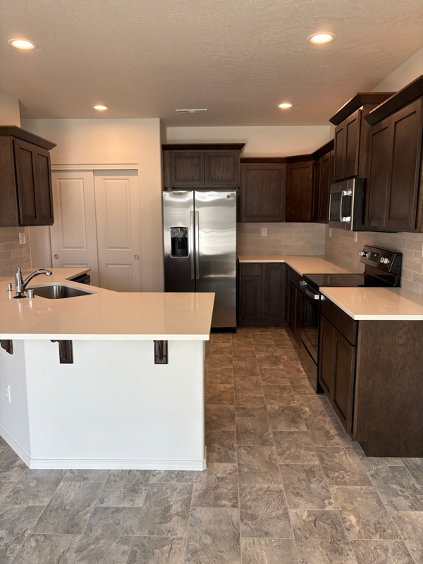 Photo - 749 N Doumit Dr