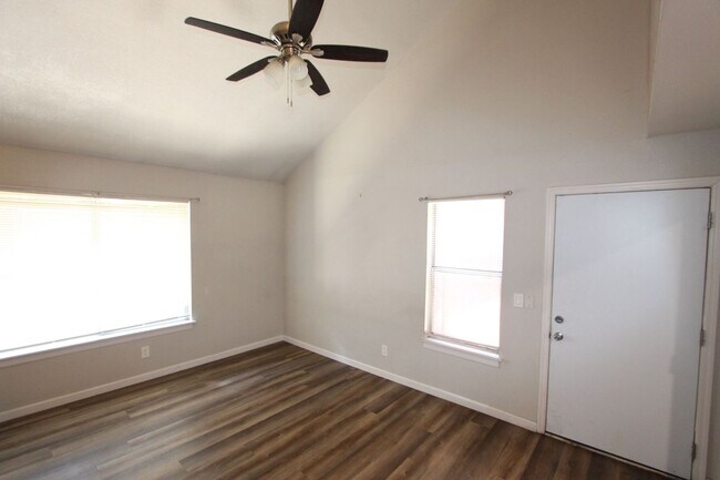 1200 S Riordan Ranch St