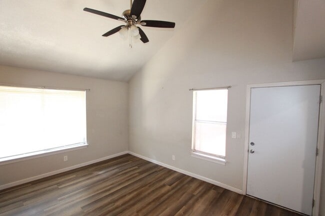 Photo - 1200 S Riordan Ranch St