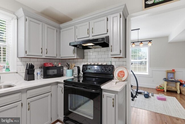Photo - 10106 S Fulton Dr