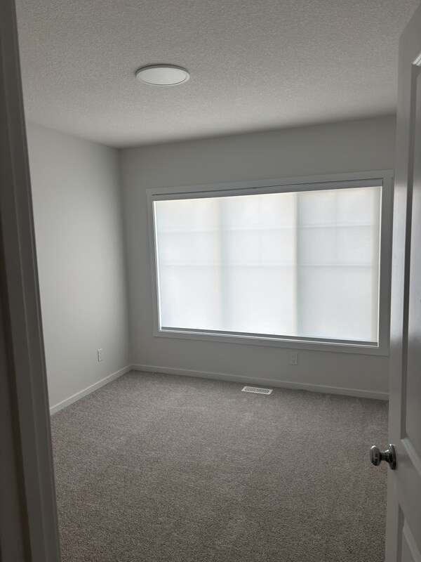 Photo - 4255 Kinglet Dr NW