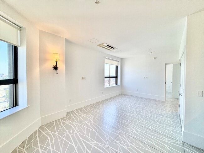 Photo - 2201 Market St