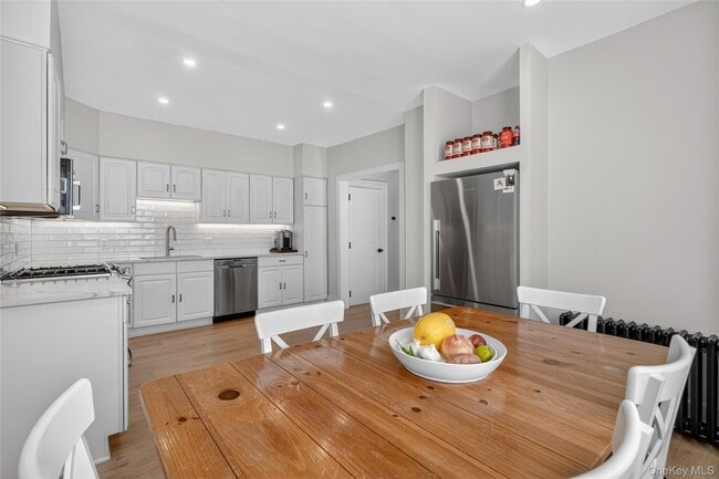 Photo - 44 Madeleine Ave Unidad 1