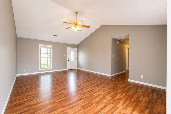 Photo - 317 Headrickview Dr