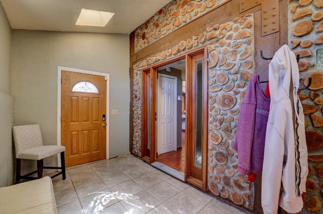 Photo - 17540 Steppler Rd