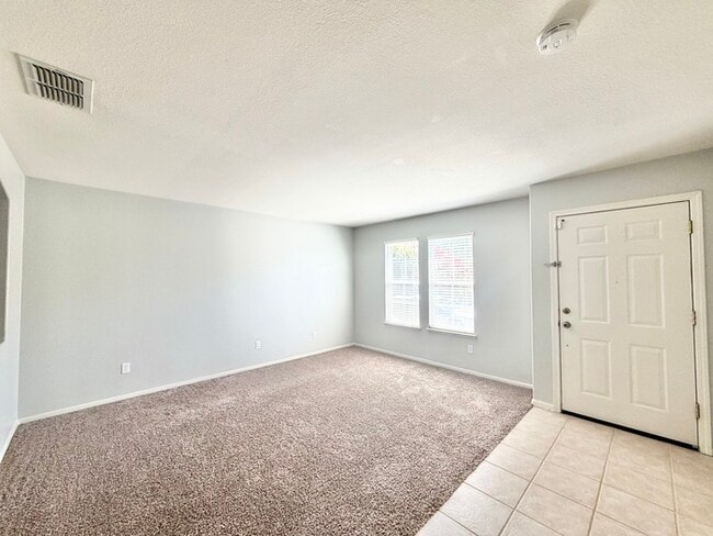 Bright and inviting 3-bedroom, 2-bathroom home!