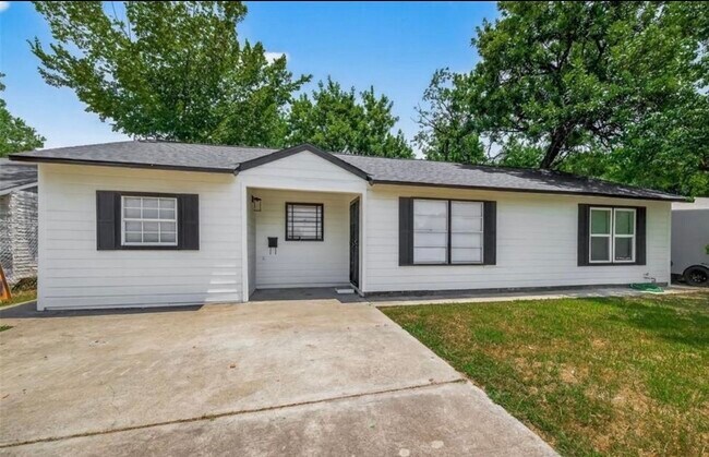 Photo - 7023 Crestmont St