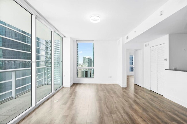 Photo - 300 S Biscayne Blvd