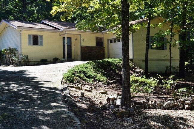 6 Vilaseca Ln