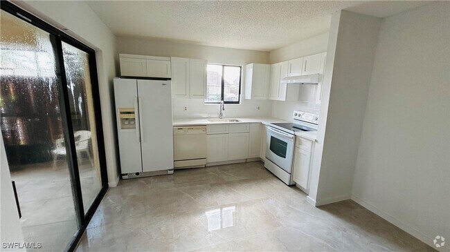 Building Photo - 5260 Cedarbend Dr Rental
