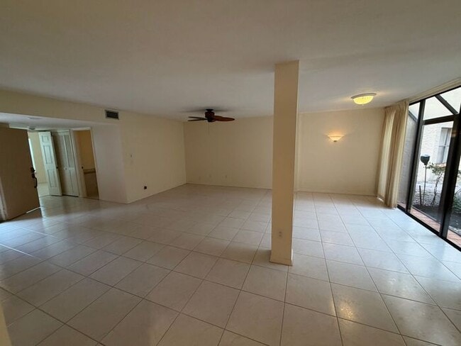 Photo - Spacious 2 Bedroom, 2 Bathroom Condo in Gated Lake Pineloch Village!