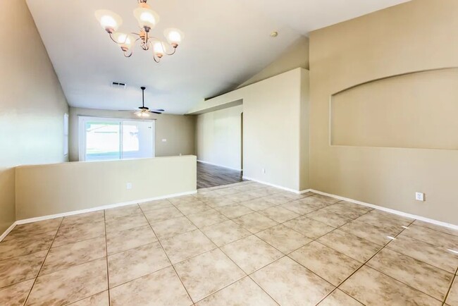 Photo - 2720 E Concho Ave