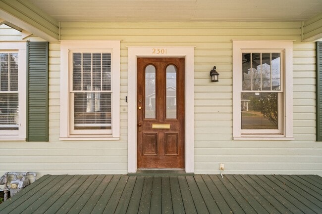 Building Photo - 2301 Hill St