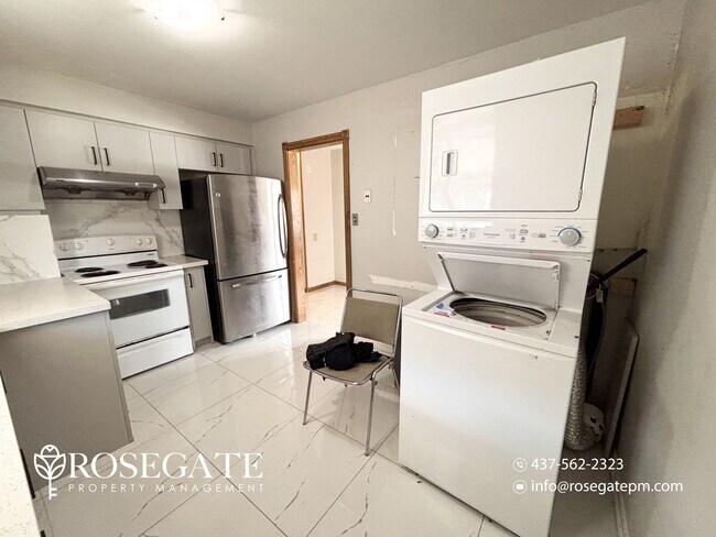 Photo - Spacious 3+Den Main Level Apartment with Parking – Flat Utilities – Barrie Unit 1