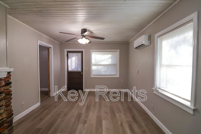Photo - 9759 Cove Ave
