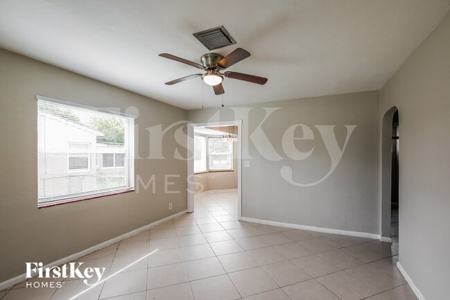 Photo - 2839 Washington St
