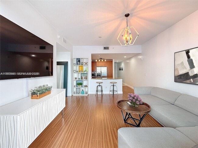 Photo - 1945 S Ocean Dr Unidad 605