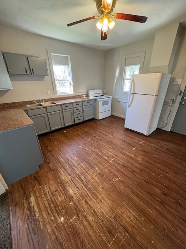 Photo - 2532 Miner St