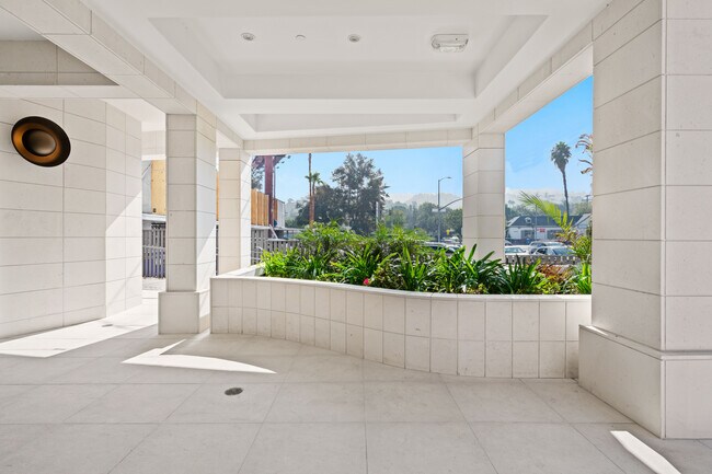 Photo - The Georgian Studio City