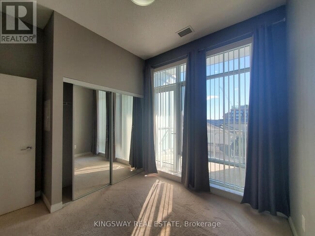 Photo - 365 Prince of Wales Dr Unit 405