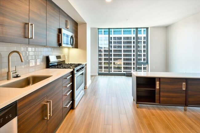 Photo - 150 Van Ness