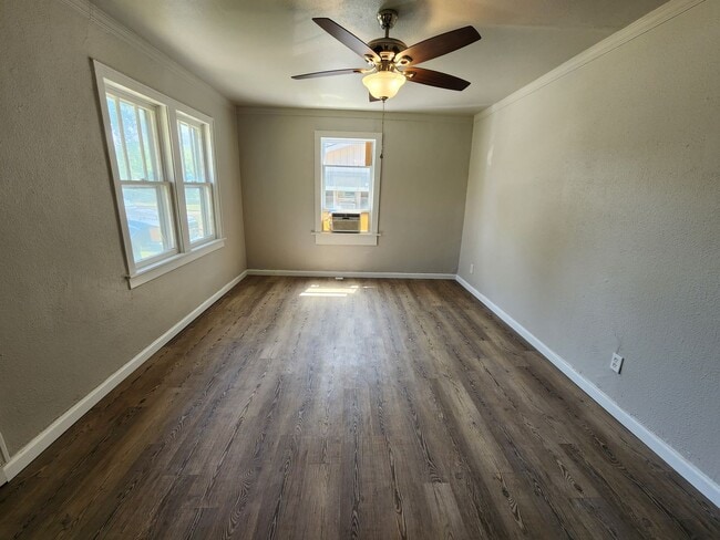 Photo - 1005 W St Louis St